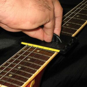 Alternative view of Scrubber per corde di chitarra